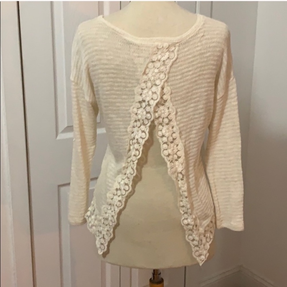 ❄️Monteau LA ❄️split back lace long sleeve Sz S